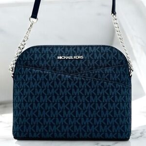 Michael Kors Medium Dome Jet Set Travel Xbody Bag Admiral Navy Blue